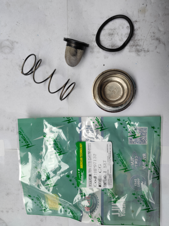 CG oil cover assembly